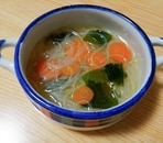 人参と春雨とわかめの中華スープ